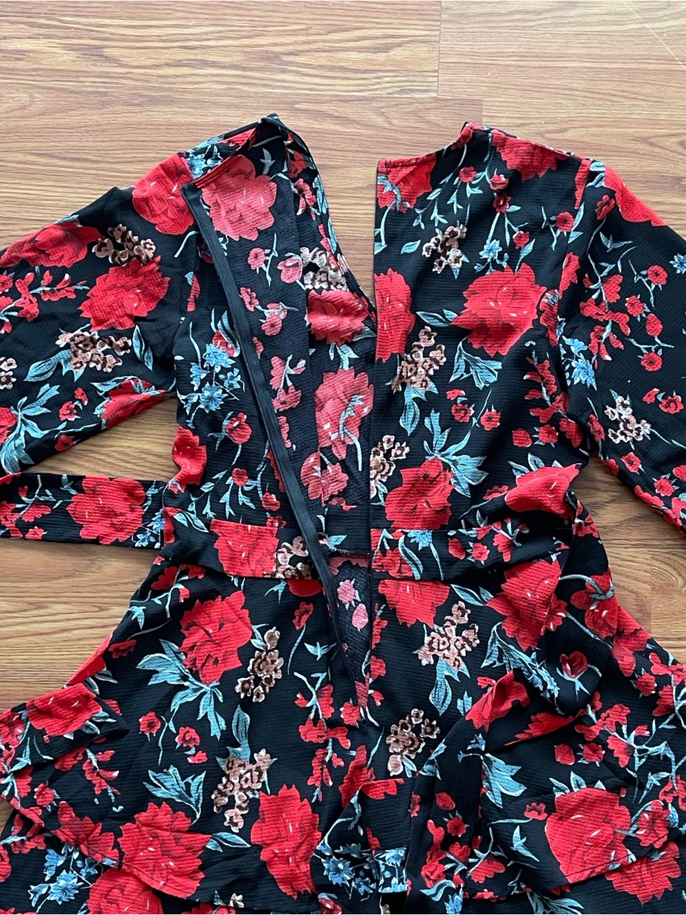 Black Floral Long Sleeve V-Neck Romper with Tie Waist - Picture 5 of 10